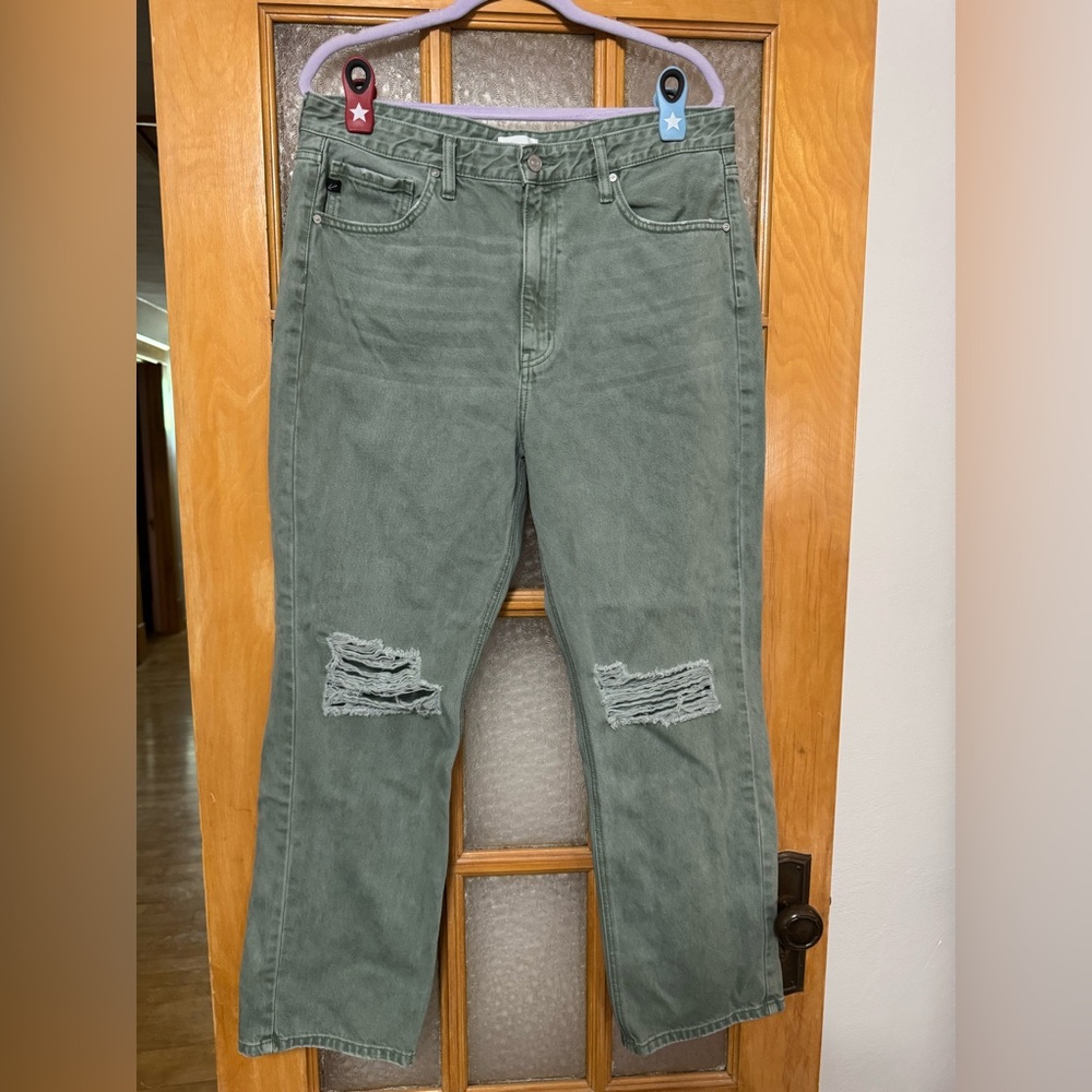 KanCan Women's Green Distressed Straight Leg Jeans